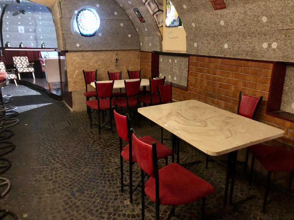 Whole Basement Former Pub 5 For Stag Do Boedapest Buitenkant foto